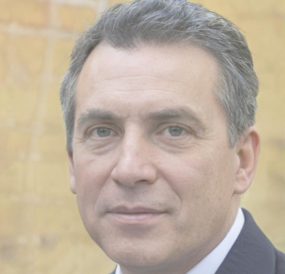 Instructor Callum Fitzwilliam discussing budget strategies with program participants